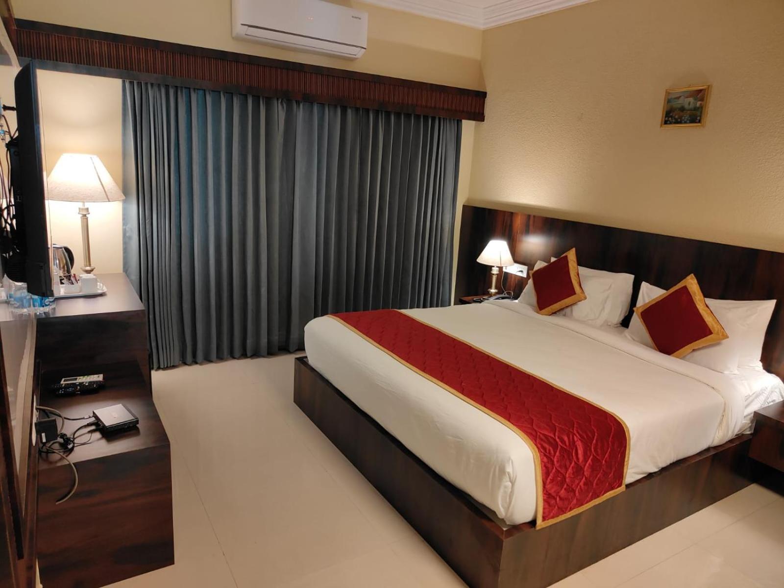 Hotel Badami Court Exterior foto